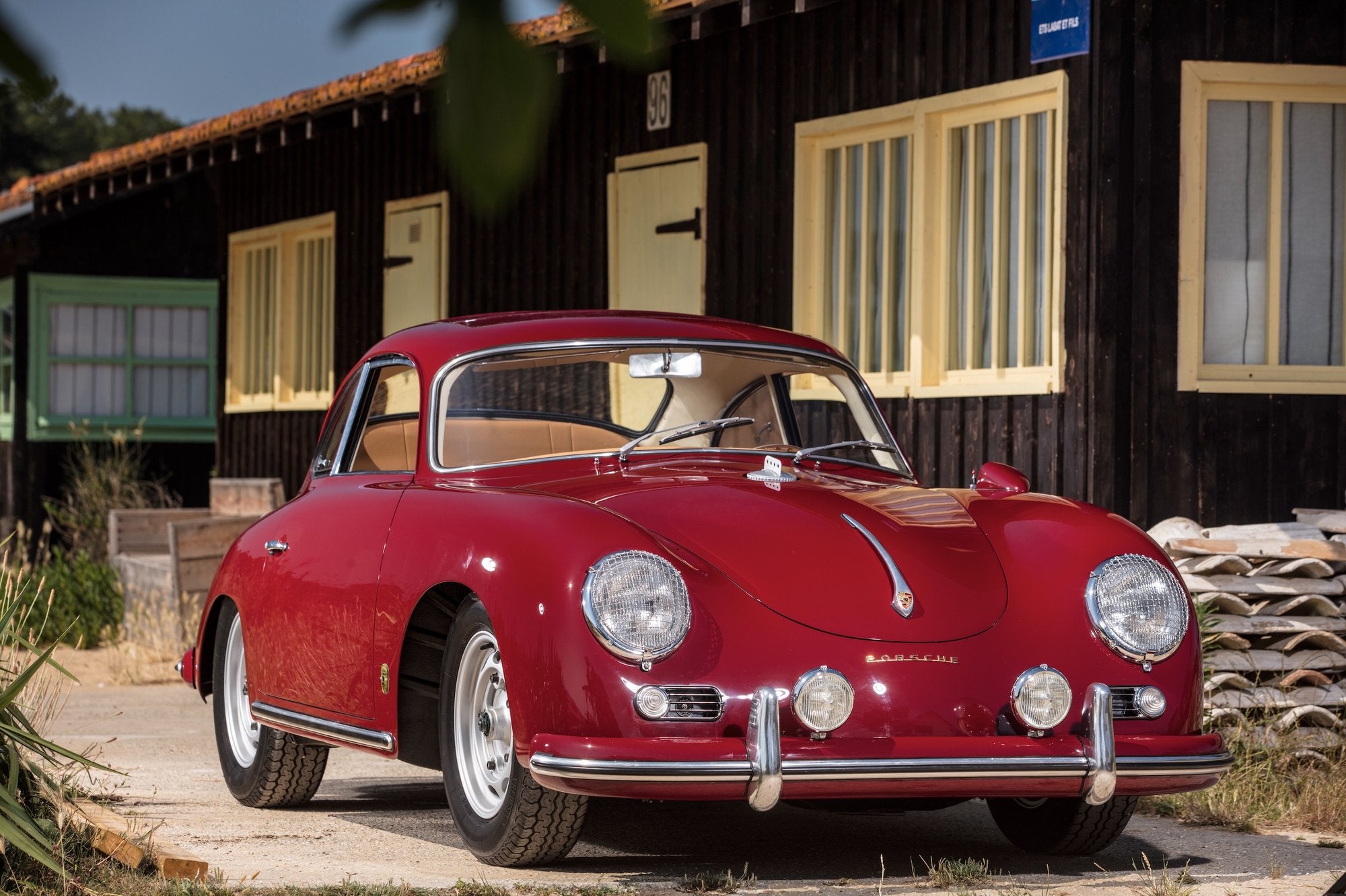 Voiture Porsche 356 At1 GT 1957 Coupé Rouge Siège Strille