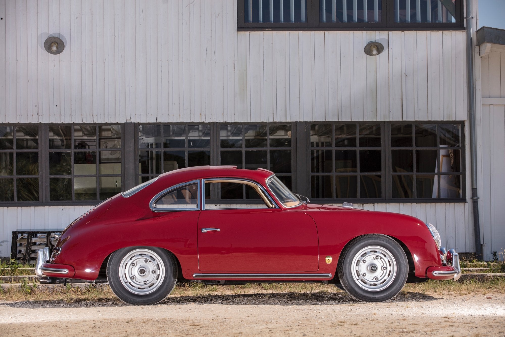 Voiture Porsche 356 At1 GT 1957 Coupé Rouge Siège Strille