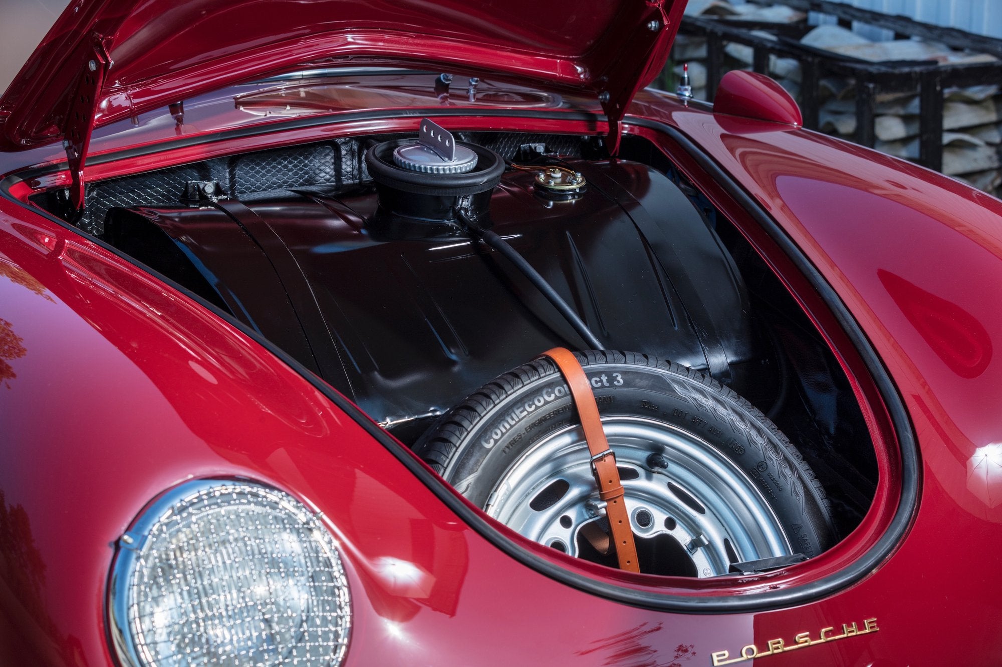 Voiture Porsche 356 At1 GT 1957 Coupé Rouge Siège Strille