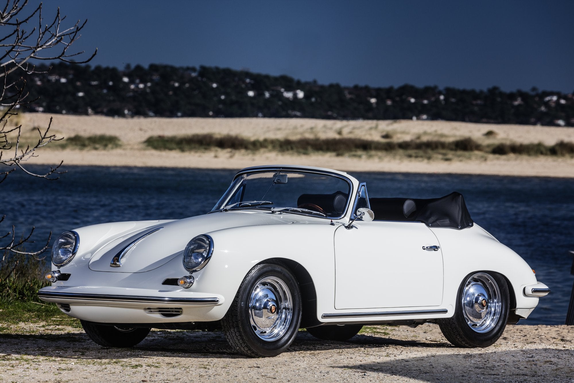 Voiture Porsche 356 Carrera 2 Cabriolet Blanche