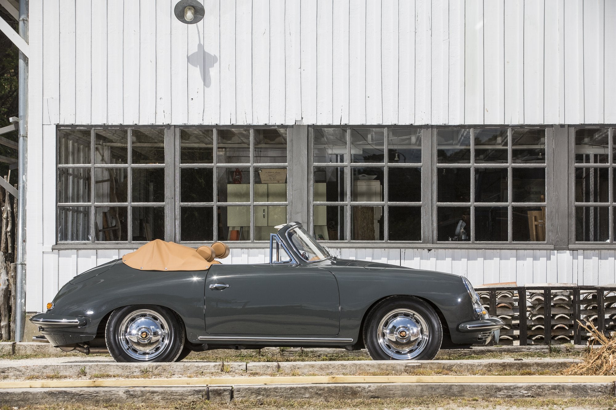 Voiture Porsche 356 Carrera 2 Cabrio Slate Grey Beige