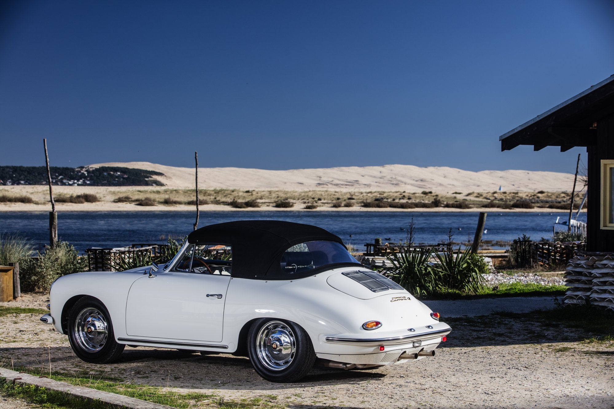 Voiture Porsche 356 Carrera 2 Cabriolet Blanche