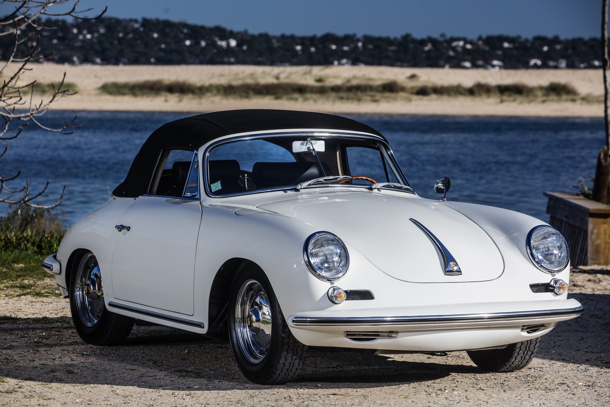 Voiture Porsche 356 Carrera 2 Cabriolet Blanche