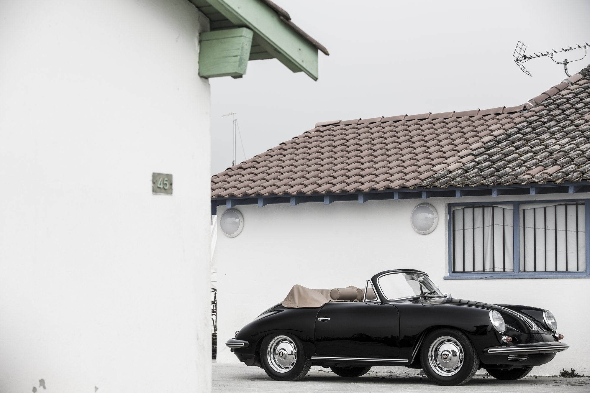 Voiture Porsche 356 Carrera 2 Cabrio Noire Noir&Blanc