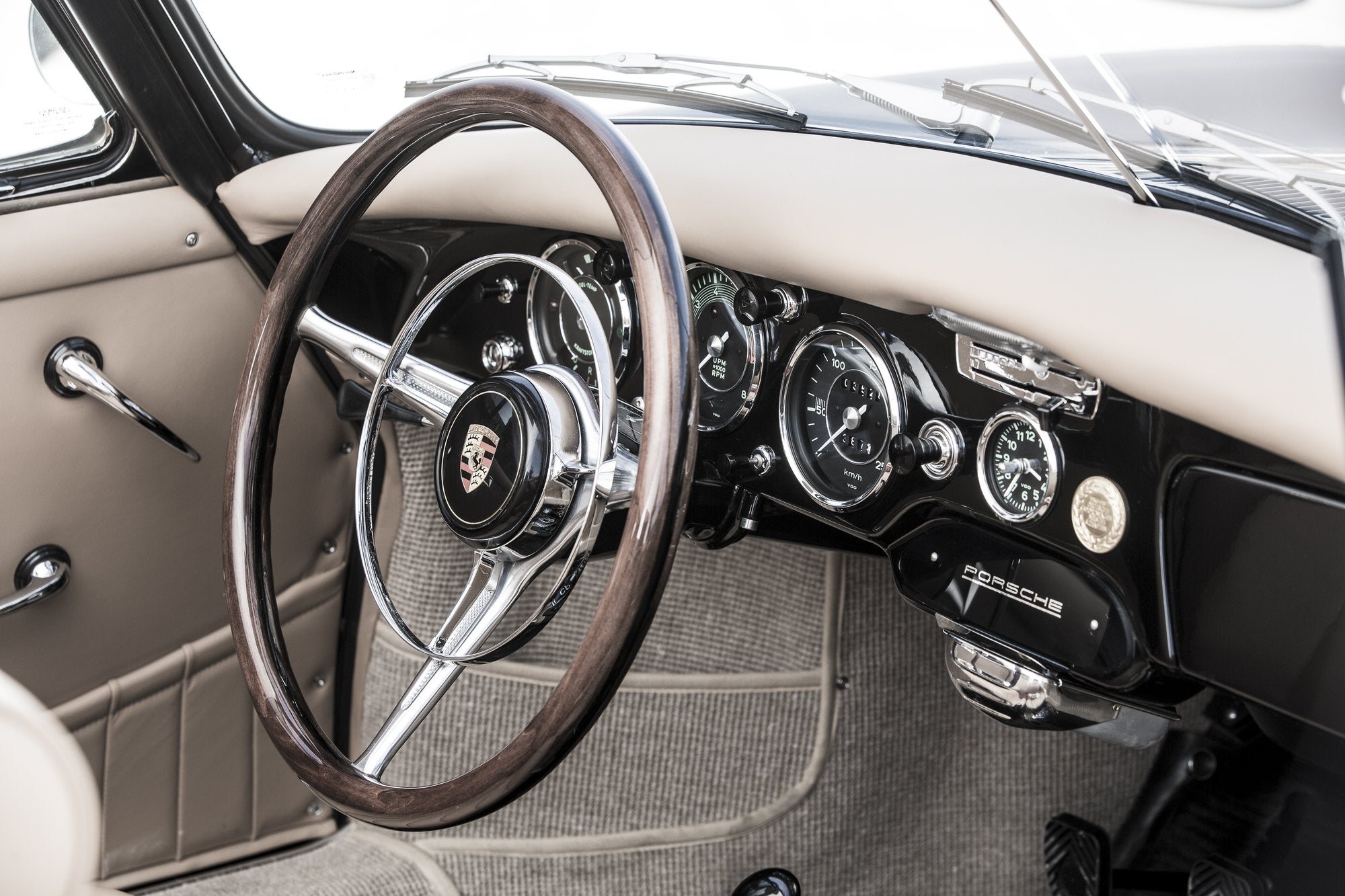 Voiture Porsche 356 Carrera 2 Cabrio Noire Noir&Blanc