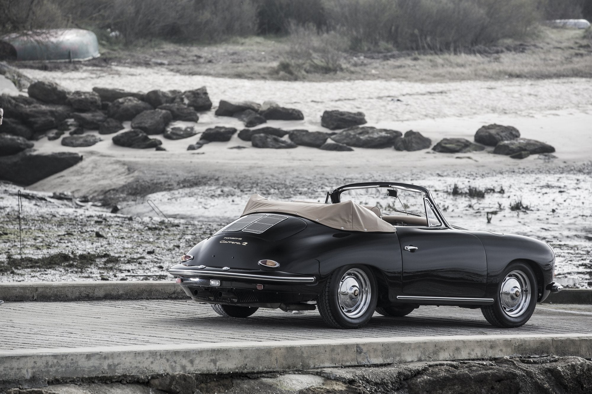 Voiture Porsche 356 Carrera 2 Cabrio Noire Noir&Blanc