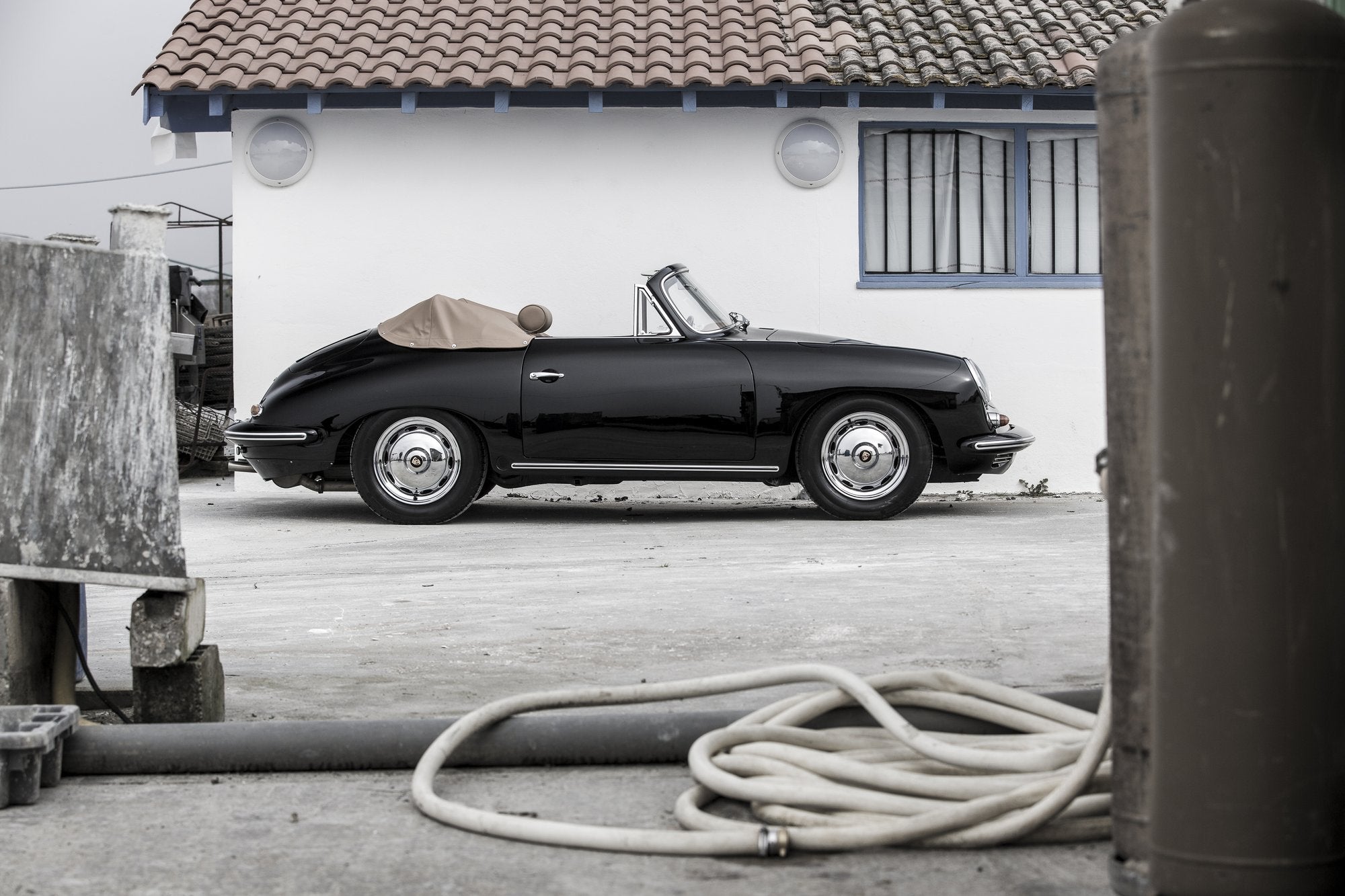 Voiture Porsche 356 Carrera 2 Cabrio Noire Noir&Blanc