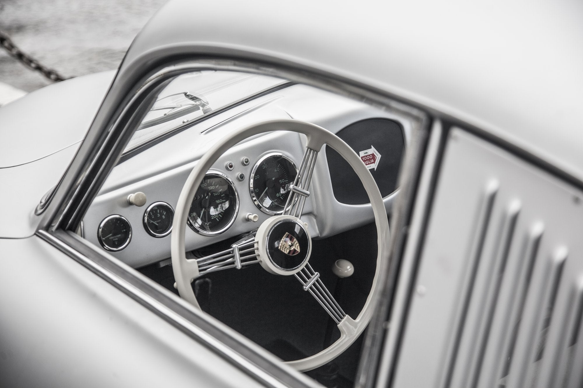 Voiture Porsche 356 Pré A GT Grise Argent Mat Coupé Paris Café