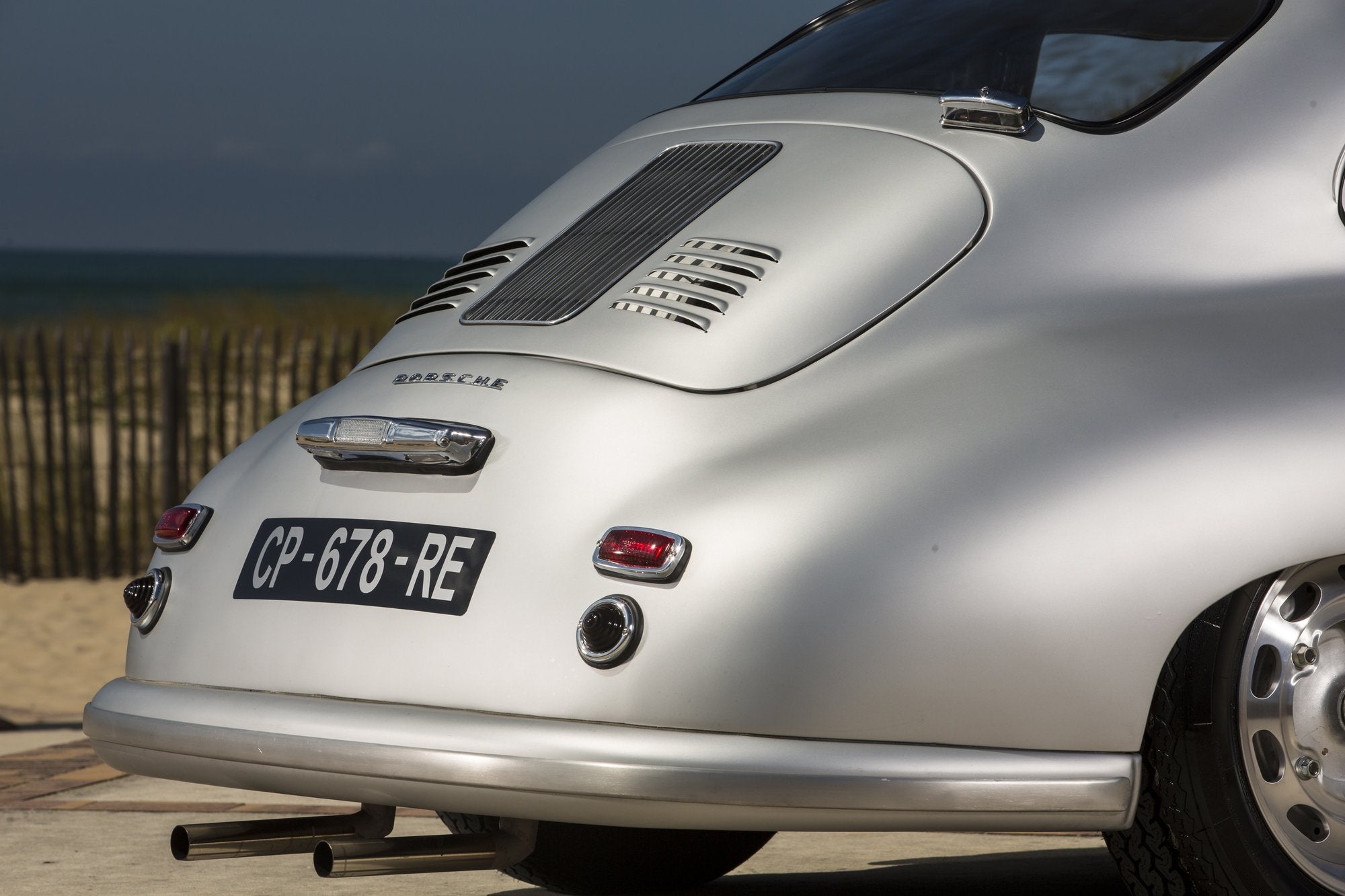 Voiture Porsche 356 Pré A GT Grise Argent Mat Coupé Paris Café