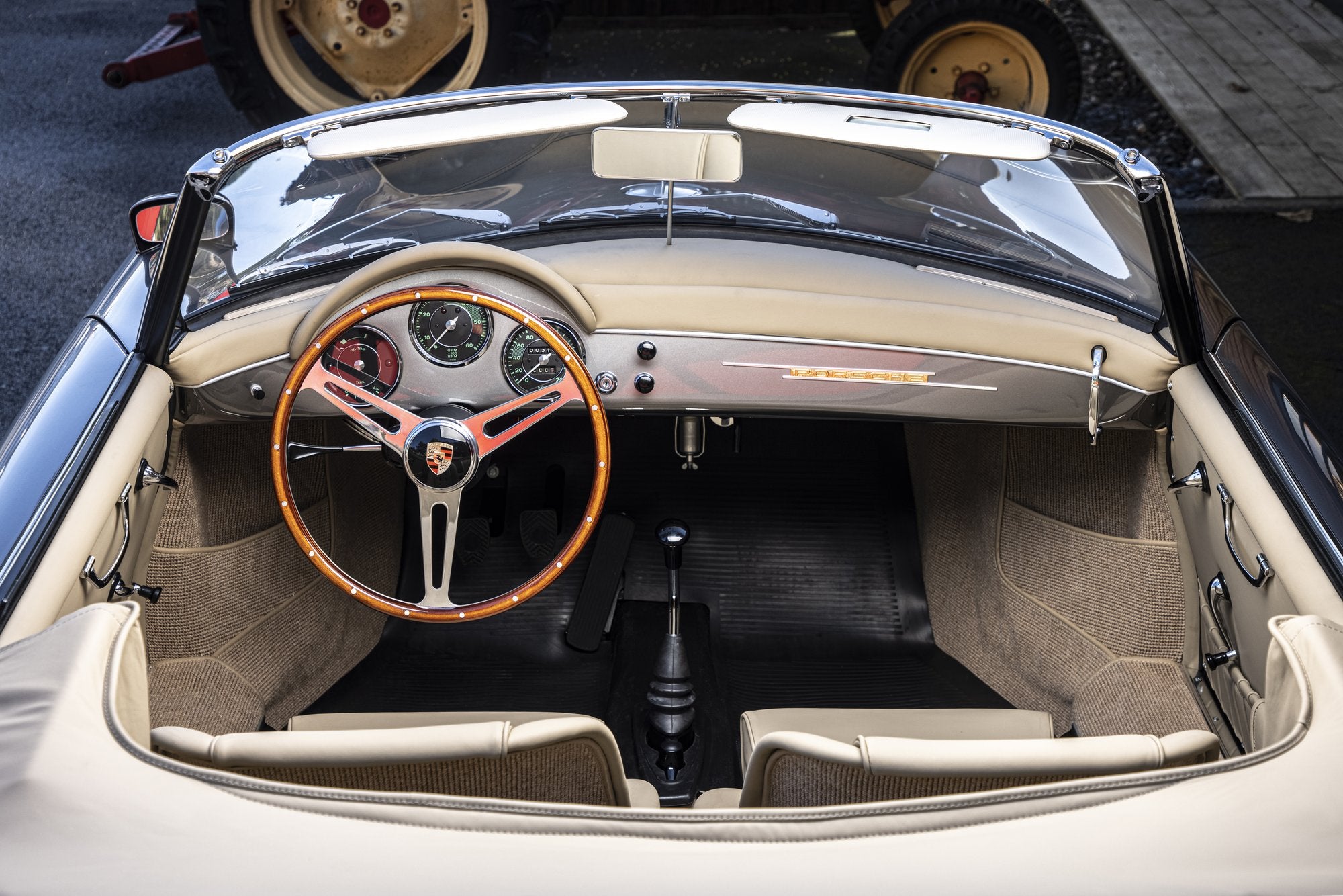 Voiture Porsche 356 Roadster Grigio Ferro Cuir Clair