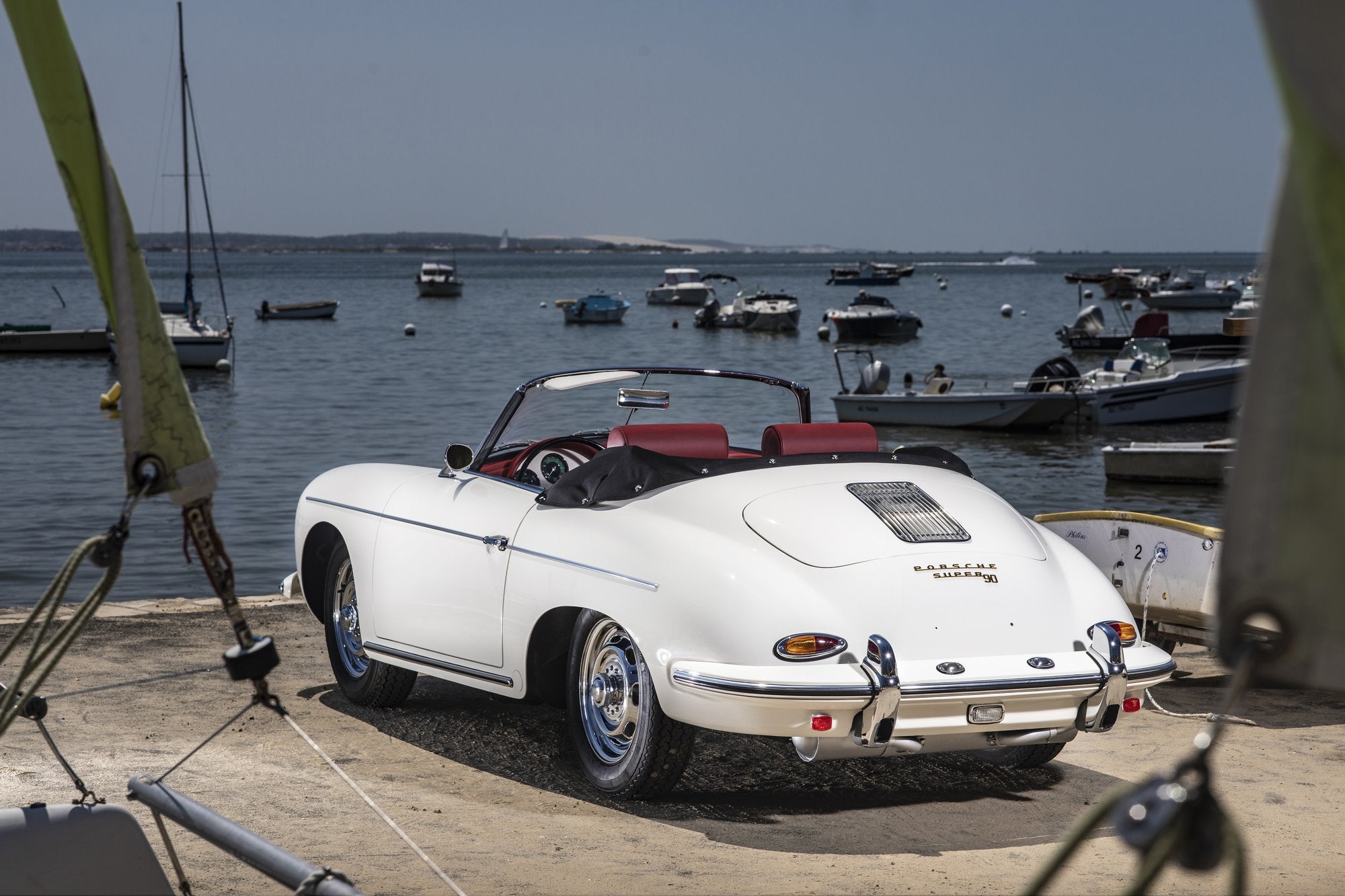 Voiture Porsche 356 Roadster S90 Blanc Cuir Rouge