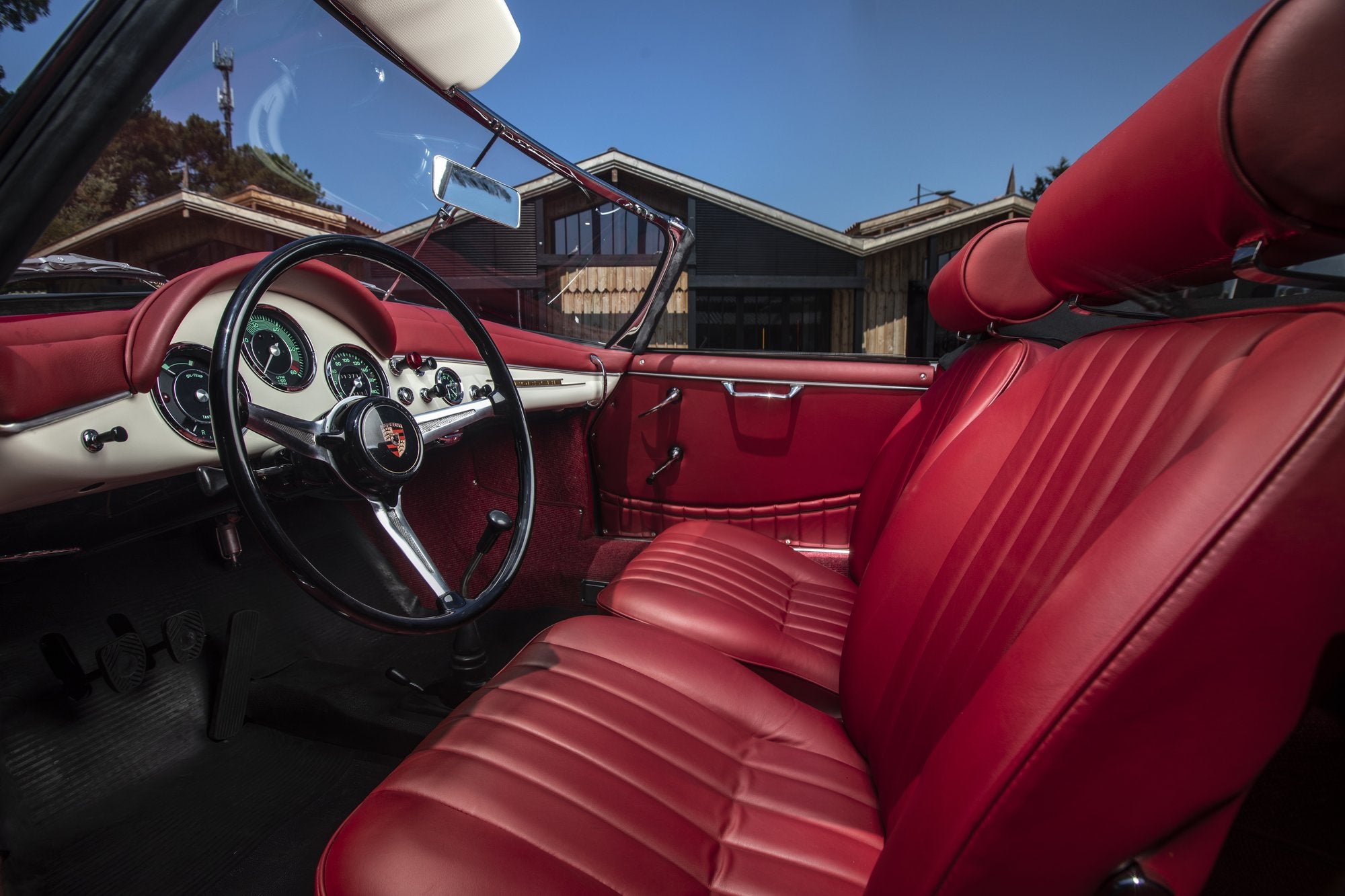 Voiture Porsche 356 Roadster S90 Blanc Cuir Rouge