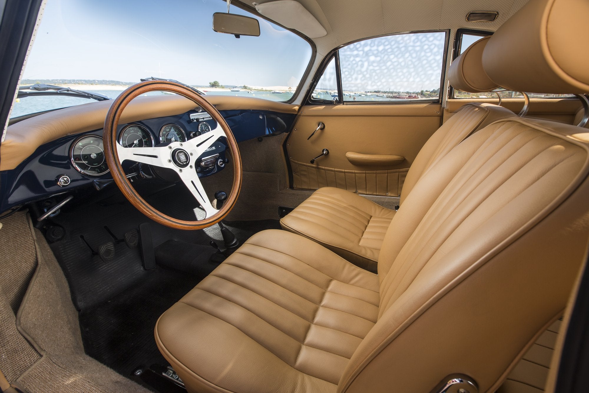 Voiture Porsche 356 SC Bali Blue Cuir Biscuit 1964