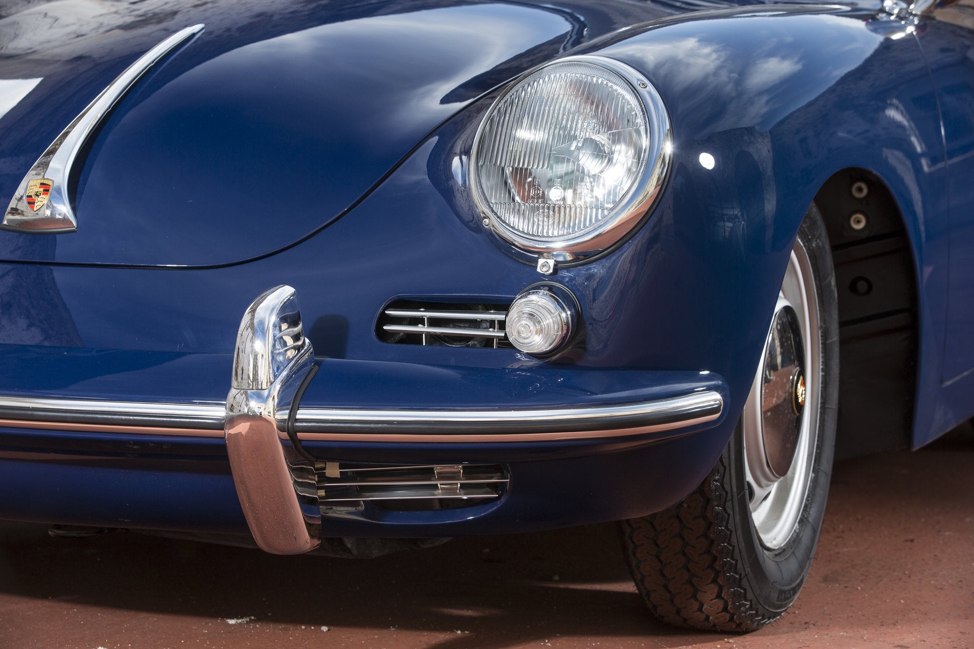 Voiture Porsche 356 SC Cab Bali Blue - Intérieur Caramel
