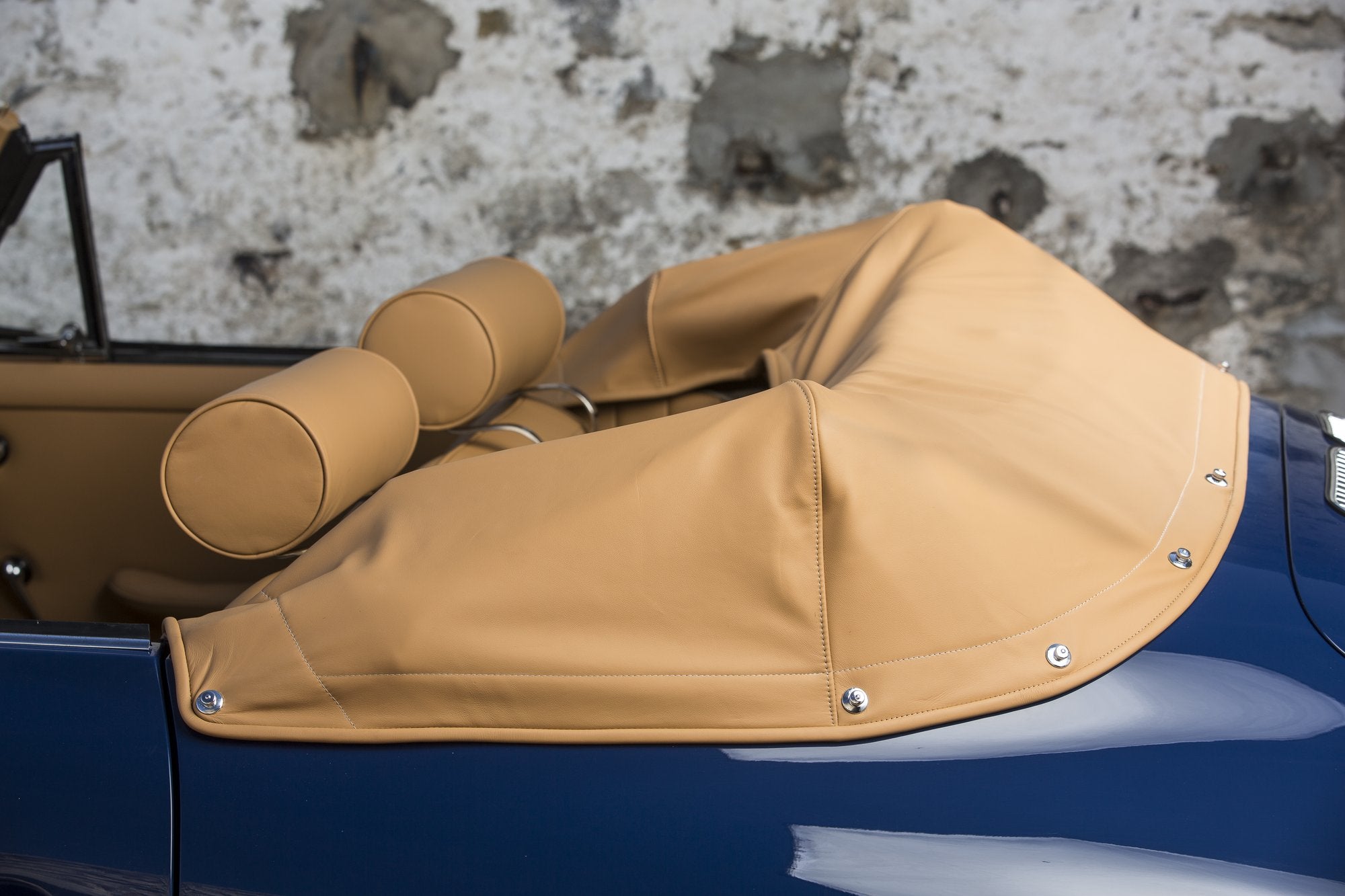 Voiture Porsche 356 SC Cab Bali Blue - Intérieur Caramel
