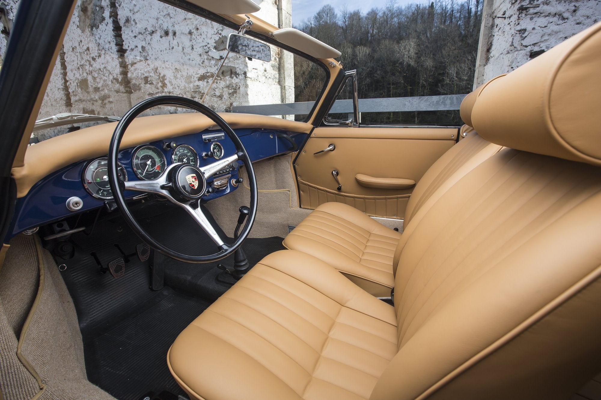 Voiture Porsche 356 SC Cab Bali Blue - Intérieur Caramel