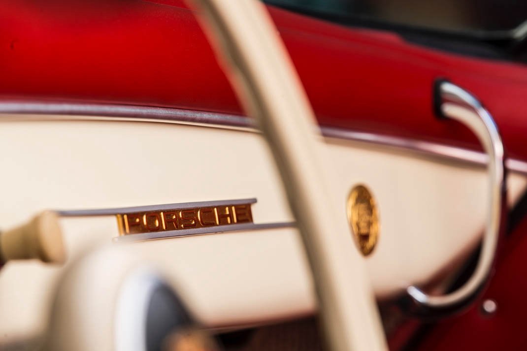 Voiture Porsche 356 Speedster Ivoir Cuir Rouge 1957