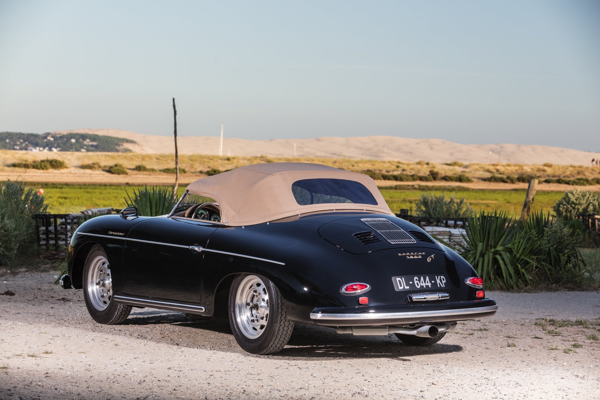 Voiture Porsche 356 Speedster Noir Cuir Clair 2