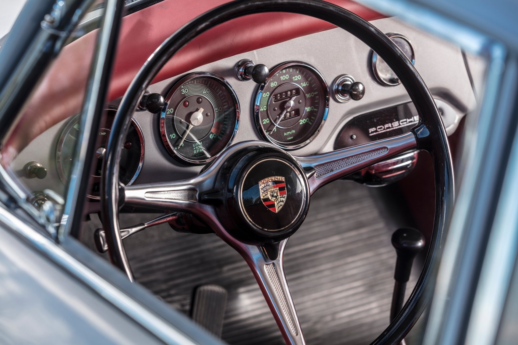 Voiture Porsche 356 BT5 Coupé 63 Gris Argent Cuir Rouge