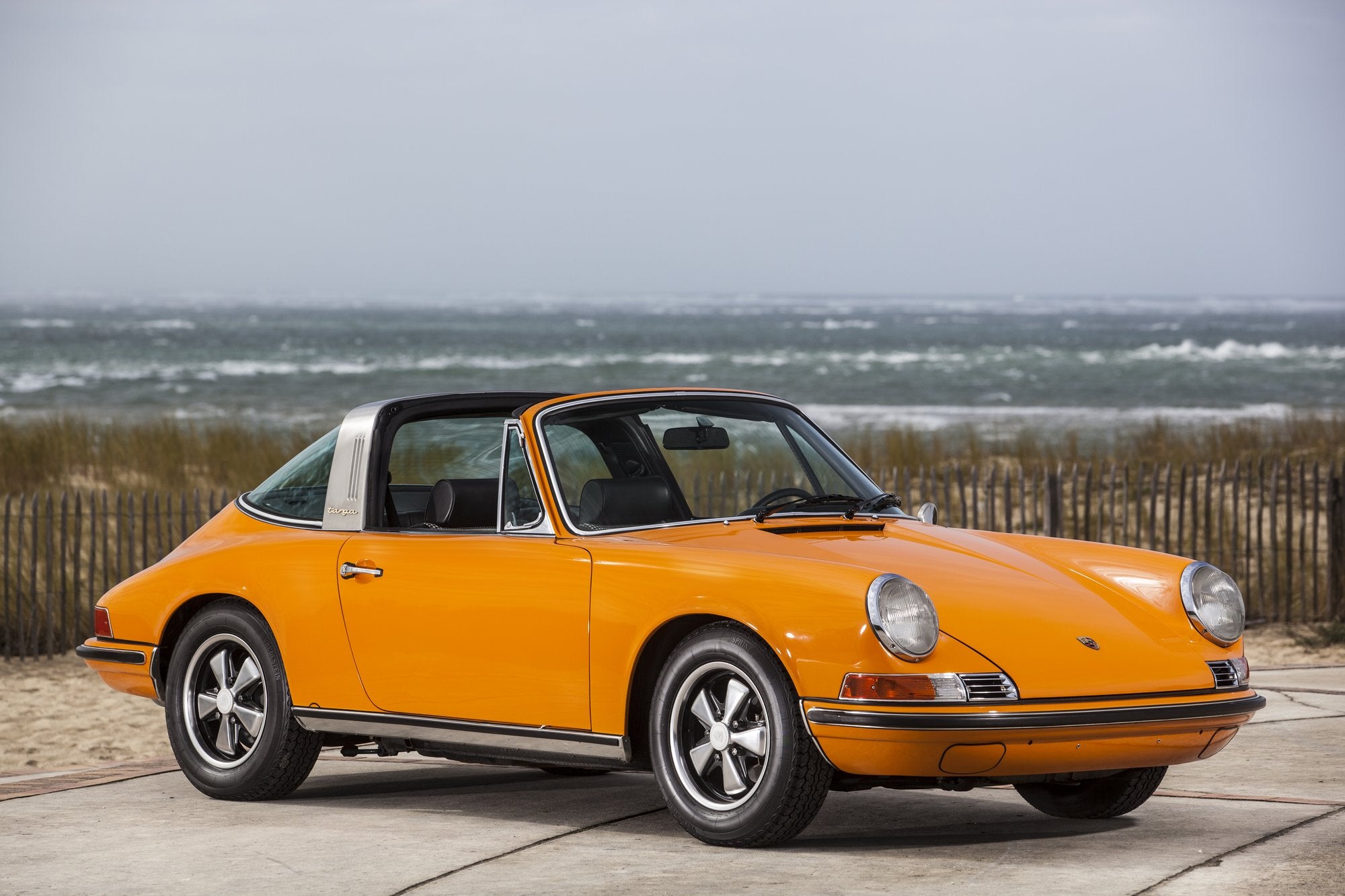 Voiture Porsche 911 2.2 S Targa Orange - Plage