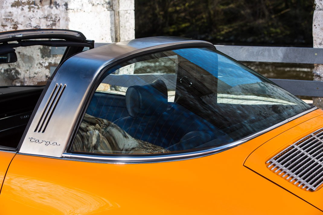 Voiture Porsche 911 2.2 S Targa Orange Maison Blanche