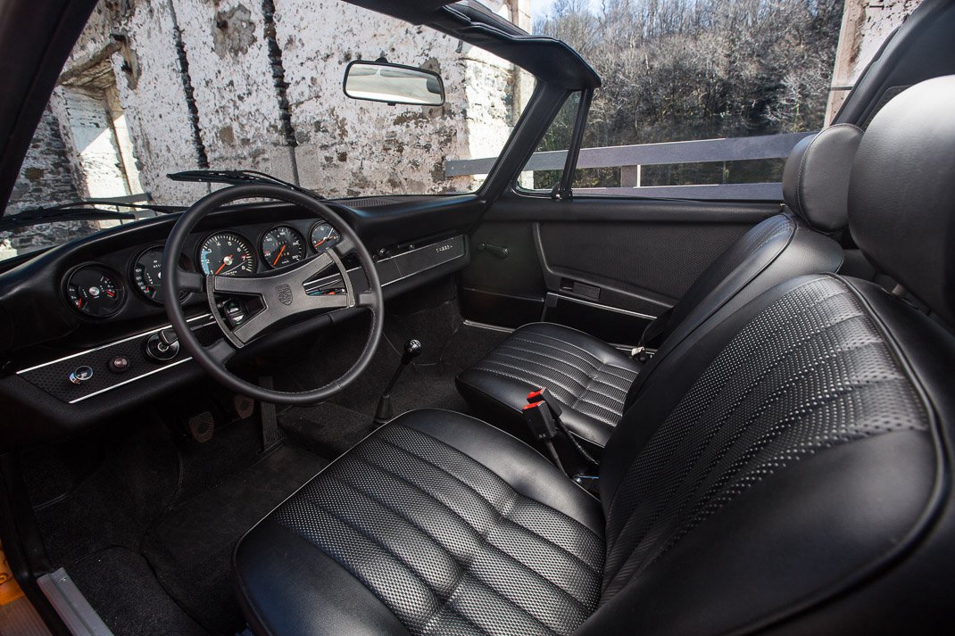 Voiture Porsche 911 2.2 S Targa Orange Maison Blanche