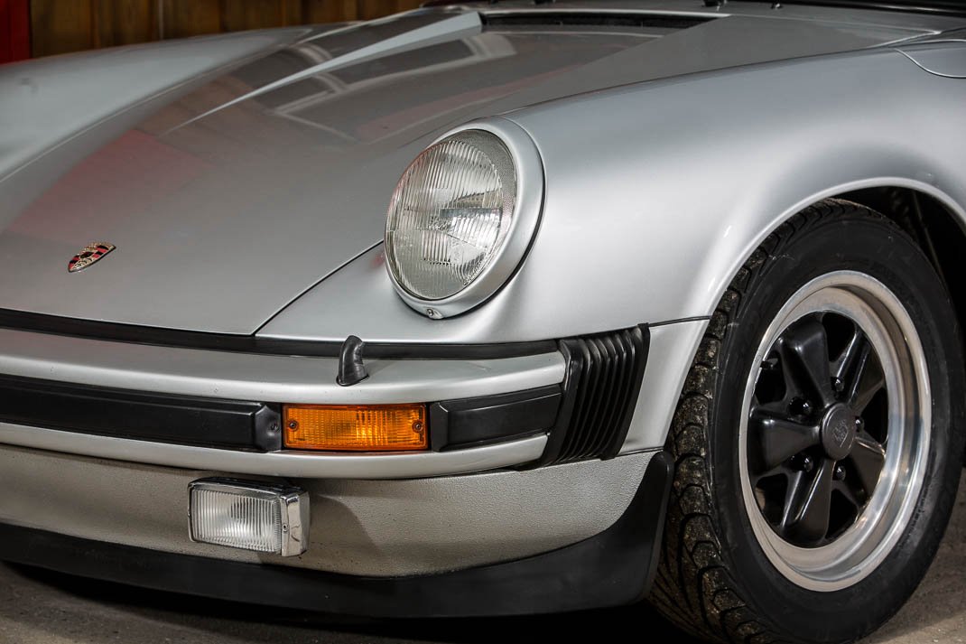 Voiture Porsche 911 3.0 Carrera Coupé Gris Argent