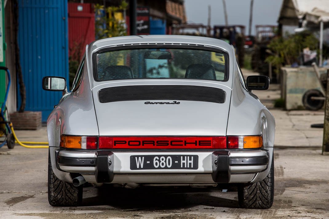 Voiture Porsche 911 3.0 Carrera Coupé Gris Argent