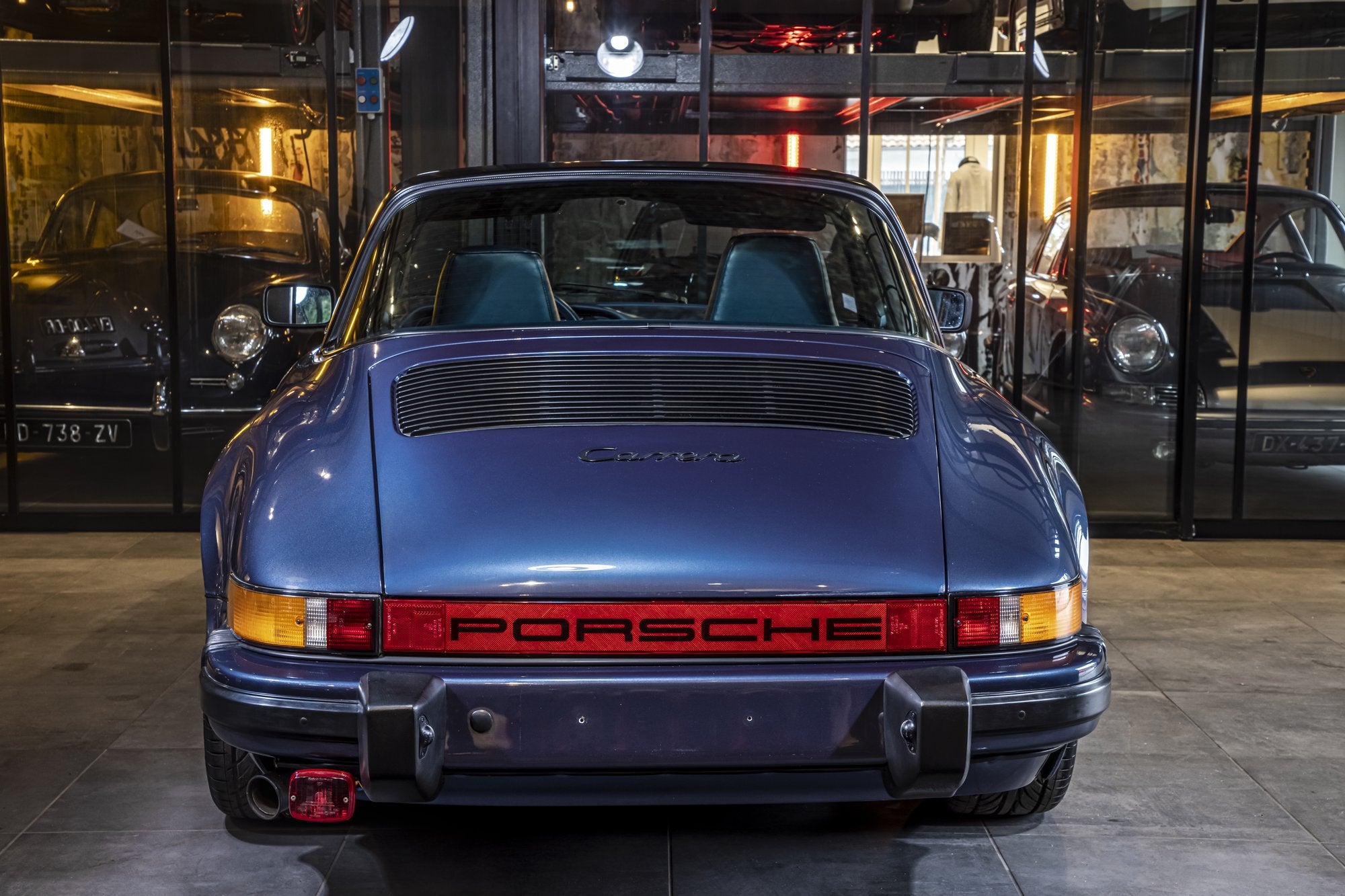 Voiture Porsche 911 3.2 Carrera Targa Bleu - Showroom