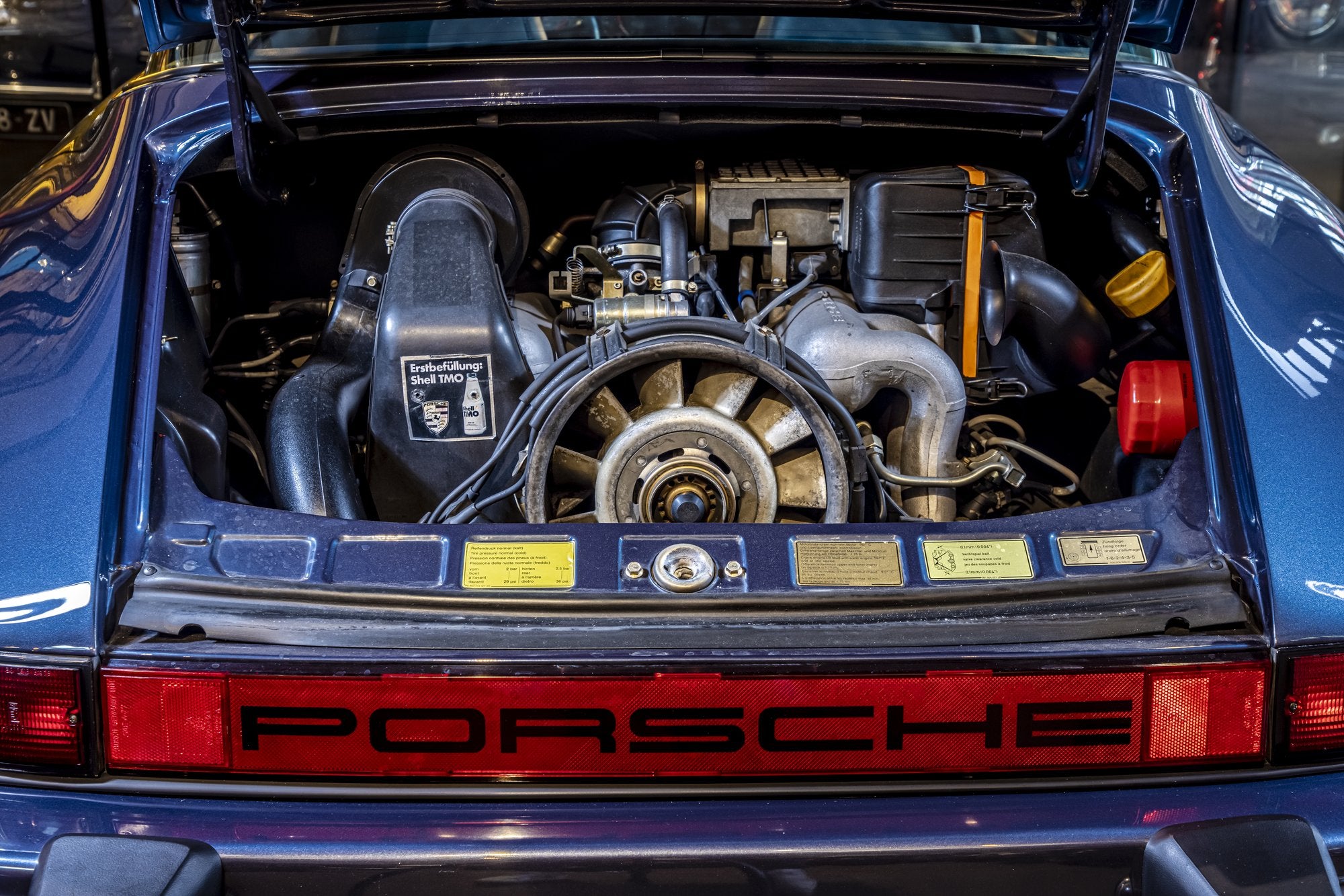 Voiture Porsche 911 3.2 Carrera Targa Bleu - Showroom
