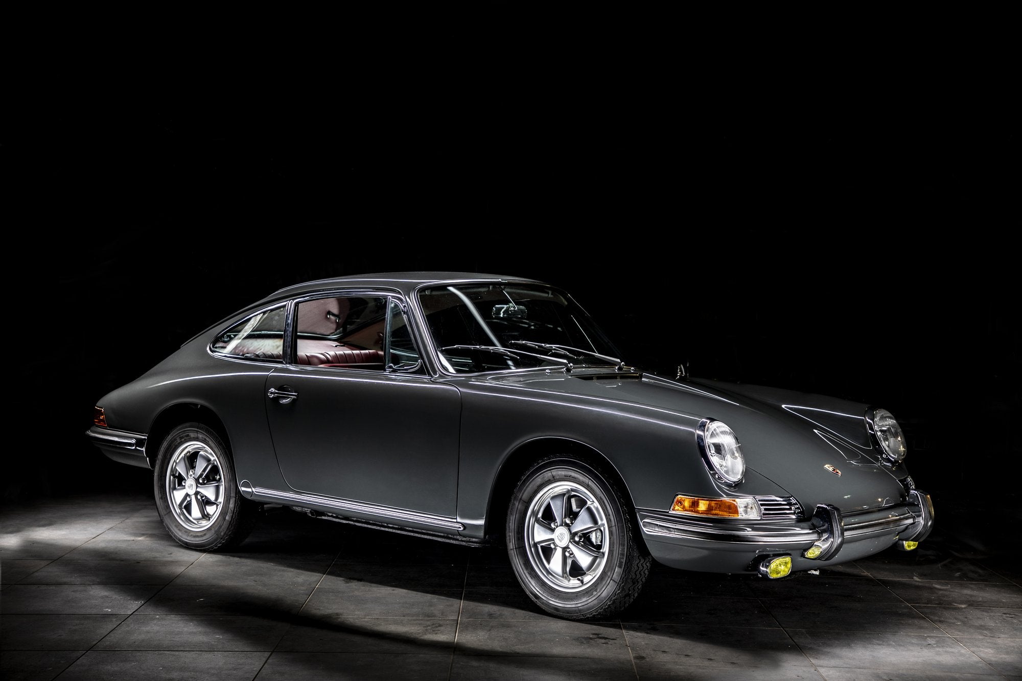 Voiture Porsche 911 Slate Grey Cuir Rouge Light Painting