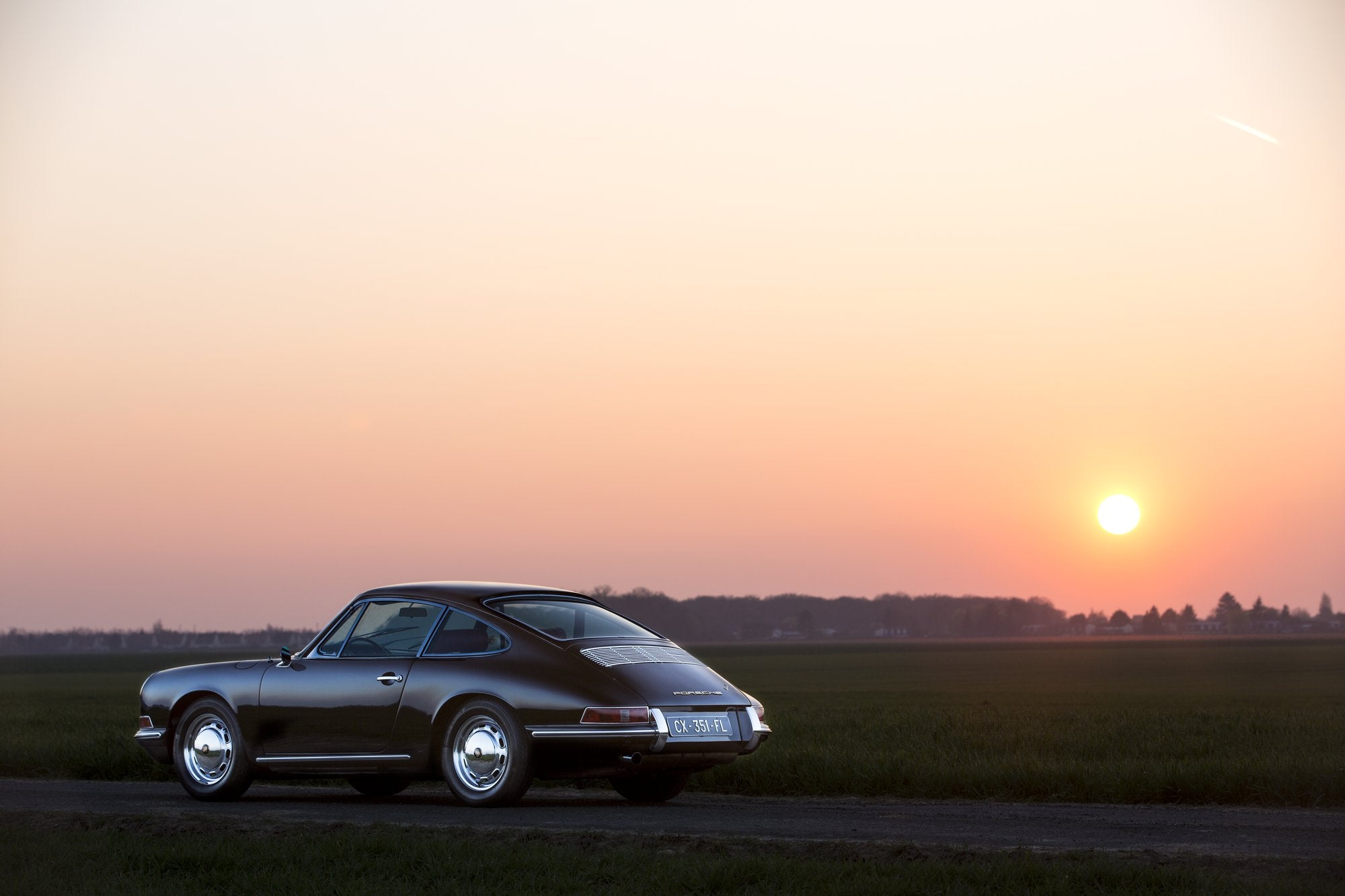 Voiture Porsche 911 2.0 Noire Cuir Rouge Série 0 1965
