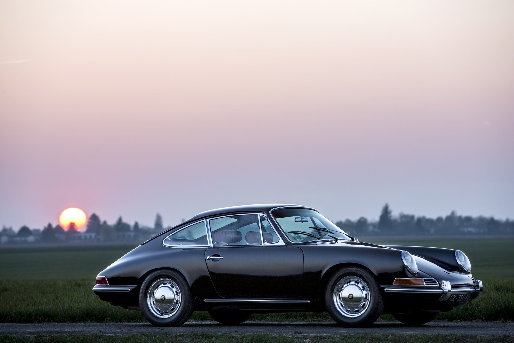 Voiture Porsche 911 2.0 Noire Cuir Rouge Série 0 1965