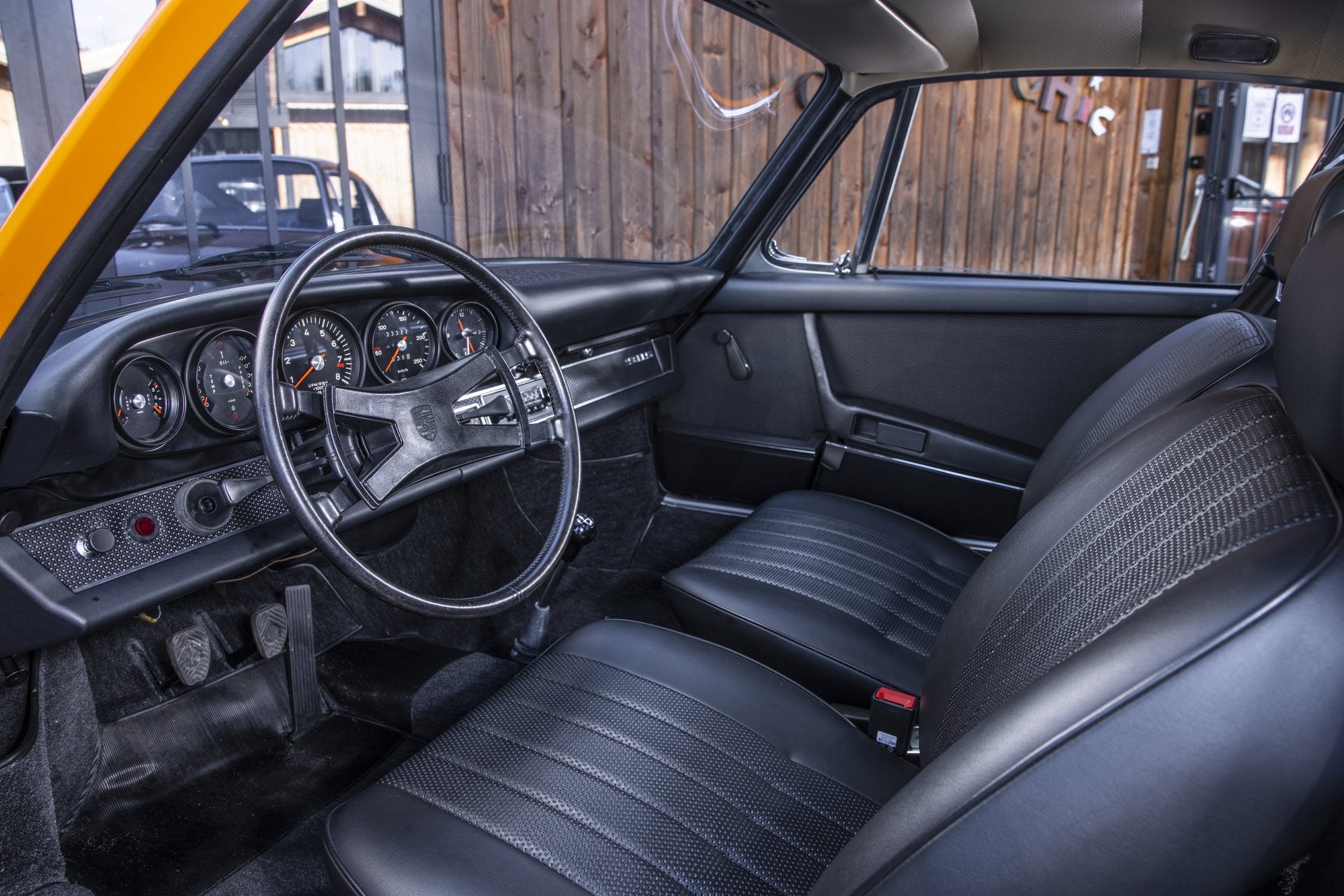 Voiture Porsche 911 2.2S 1Ère Main - Orange Signal Eau