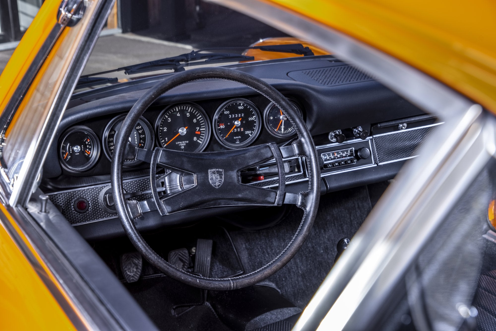 Voiture Porsche 911 2.2S 1Ère Main - Orange Signal Eau