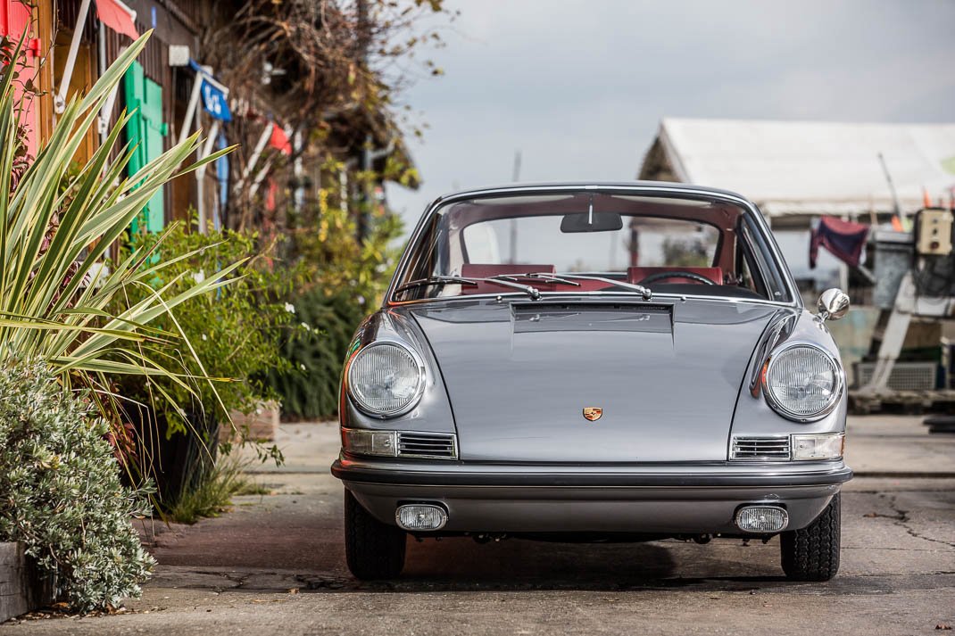 Voiture Porsche 911 S Coupé Gris Argent - Intérieur Rouge