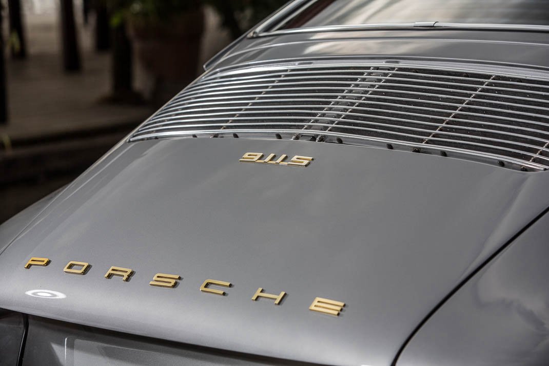 Voiture Porsche 911 S Coupé Gris Argent - Intérieur Rouge