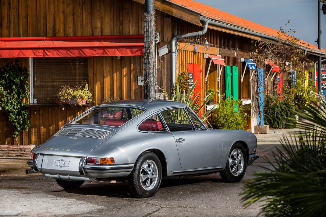 Voiture Porsche 911 S Coupé Gris Argent - Intérieur Rouge