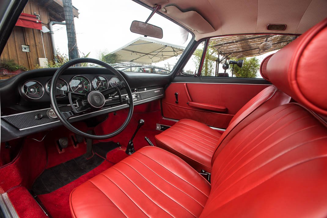 Voiture Porsche 911 S Coupé Gris Argent - Intérieur Rouge