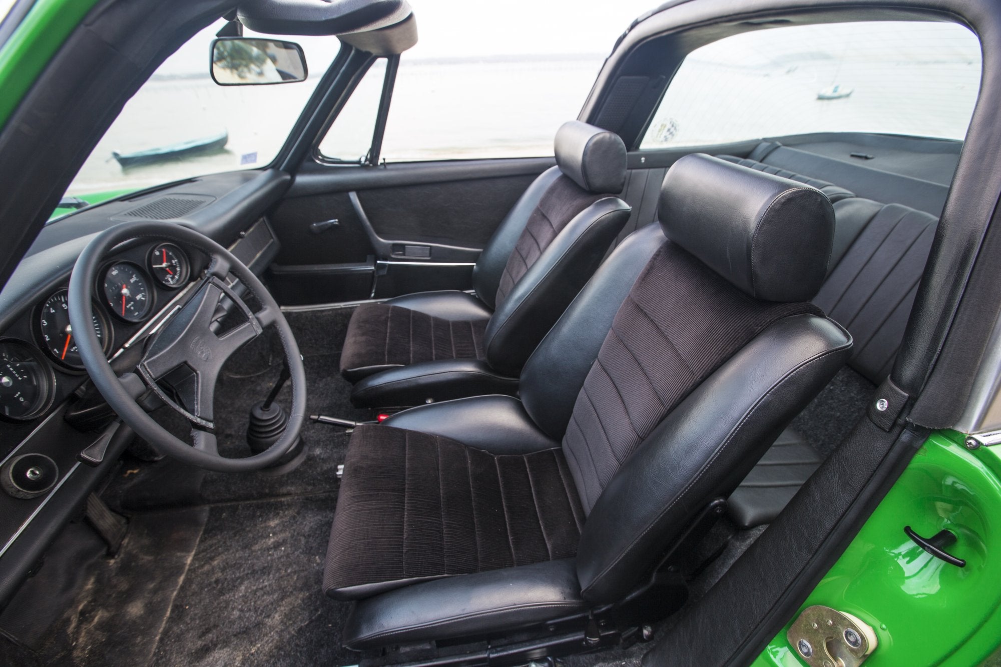 Voiture Porsche 911 2.4L S Verte 1973