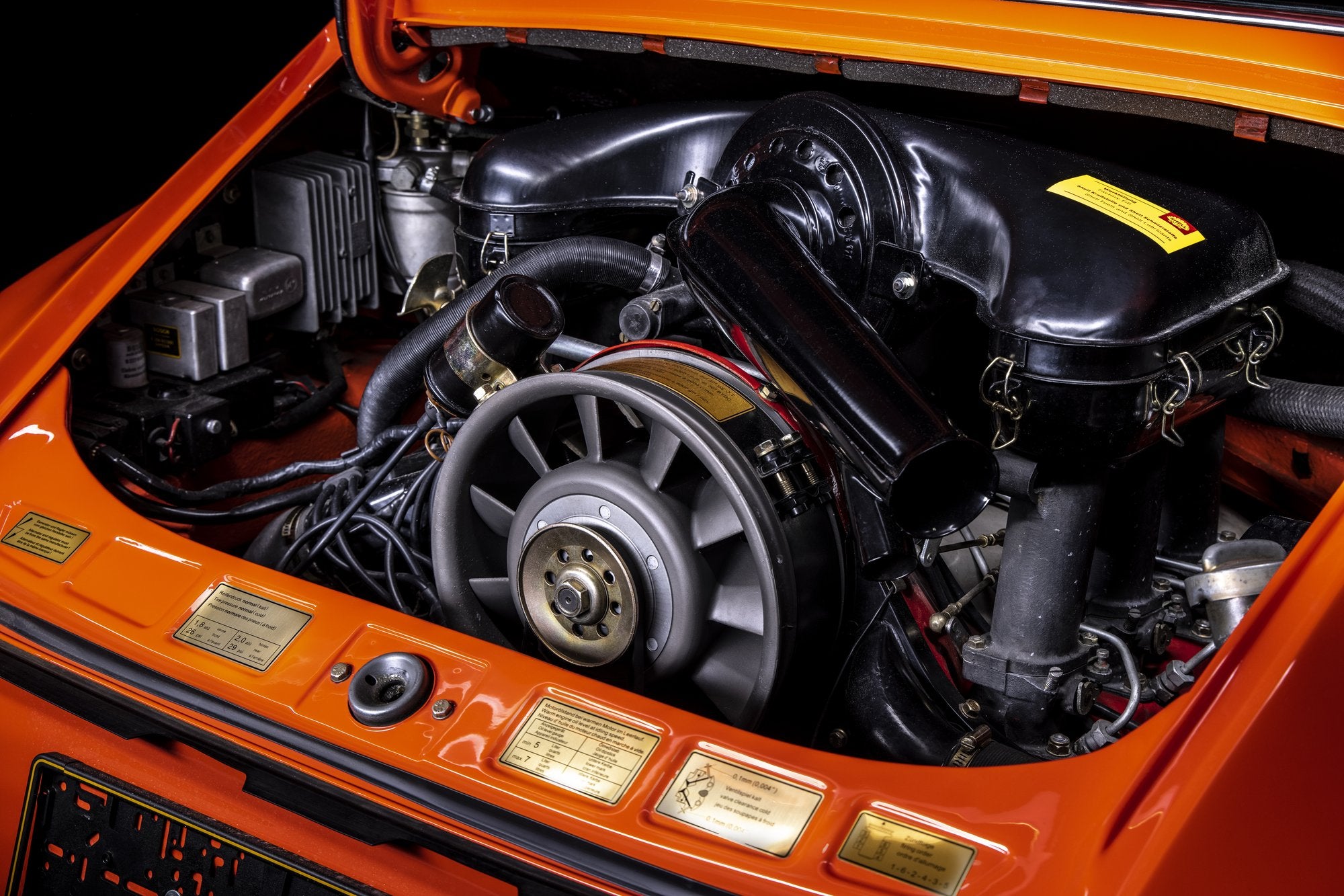 Voiture Porsche 911 2.2S Tangerine Lightpainting