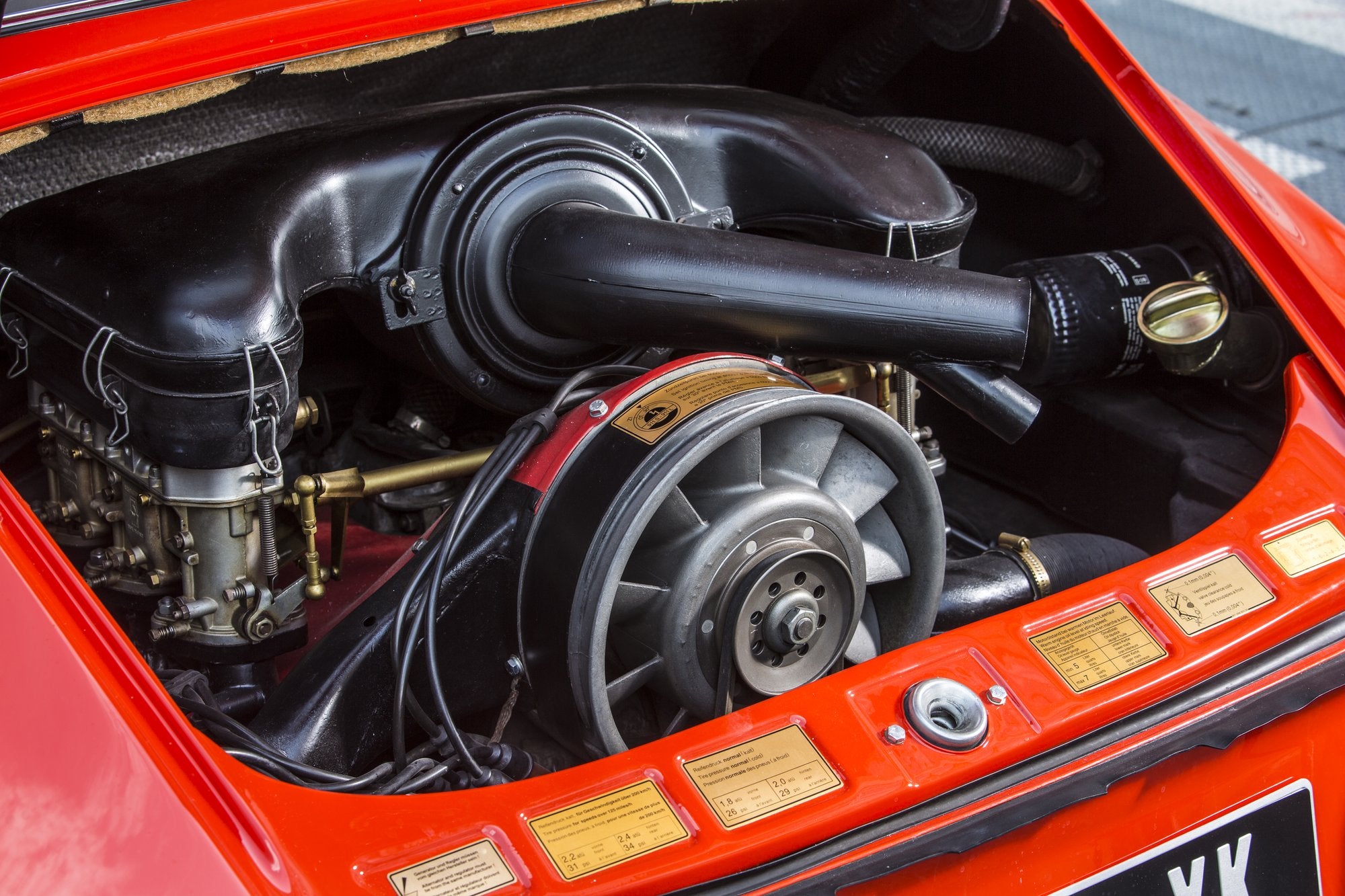 Voiture Porsche 911 2.2 S Rouge Tangerine 1968 - Industrie