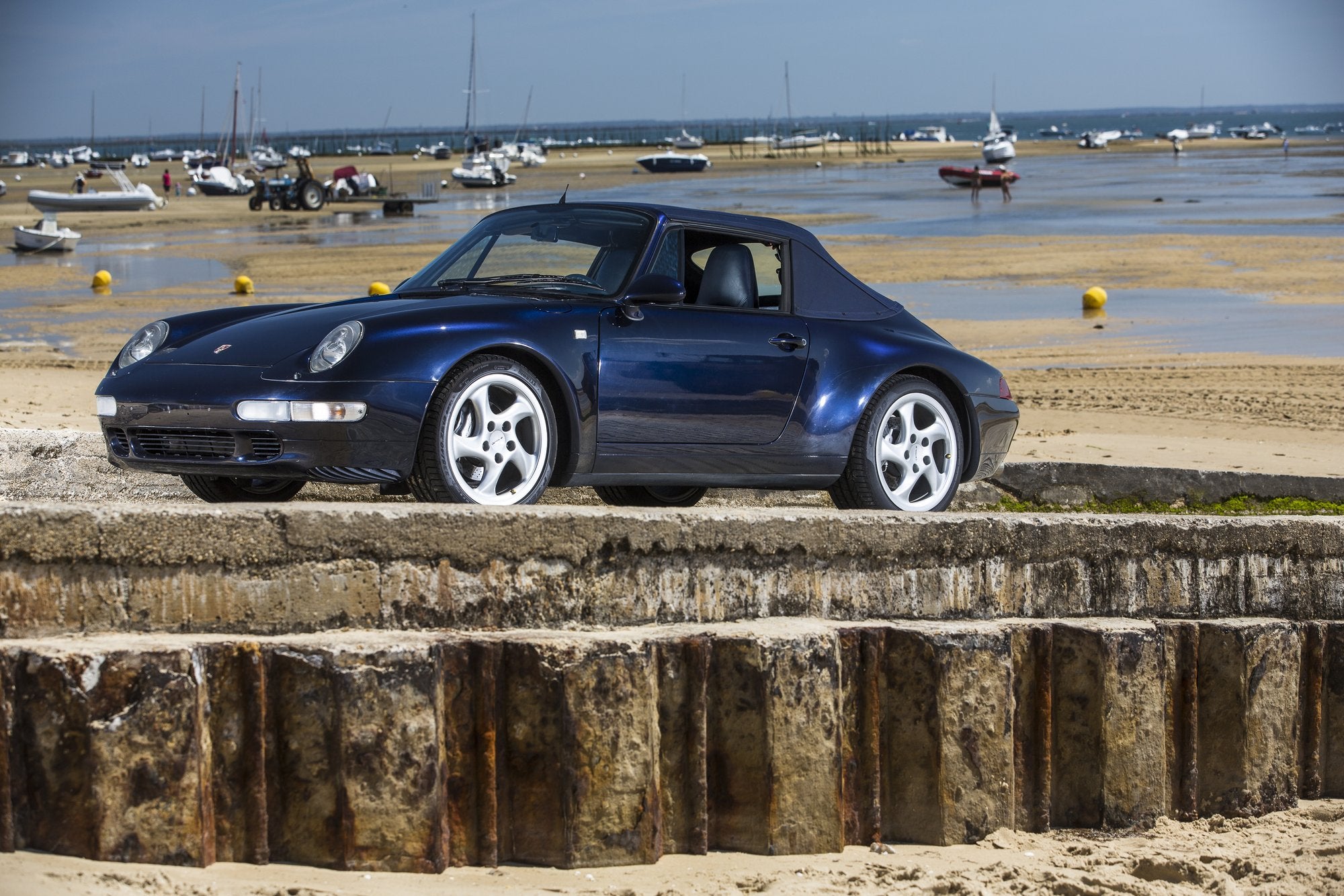 Voiture Porsche 993 Carrera 4 Cabrio Bleu - Plage