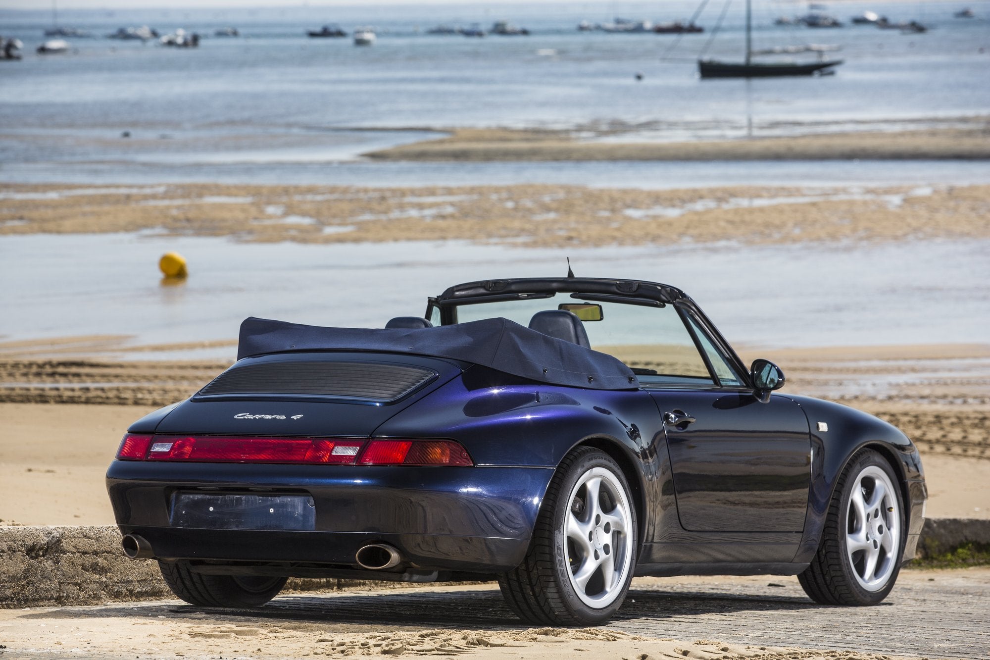 Voiture Porsche 993 Carrera 4 Cabrio Bleu - Plage