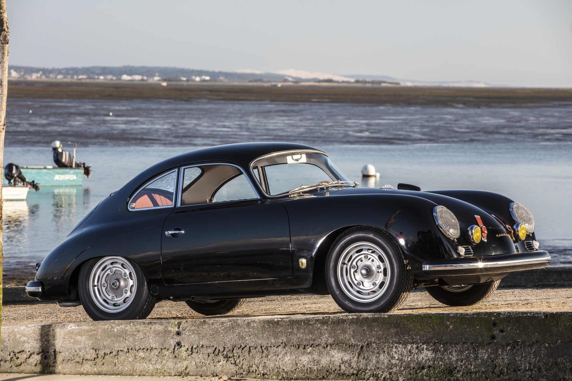 Voiture Porsche At2 Coupé GT Noir Cuir Clair Cabane