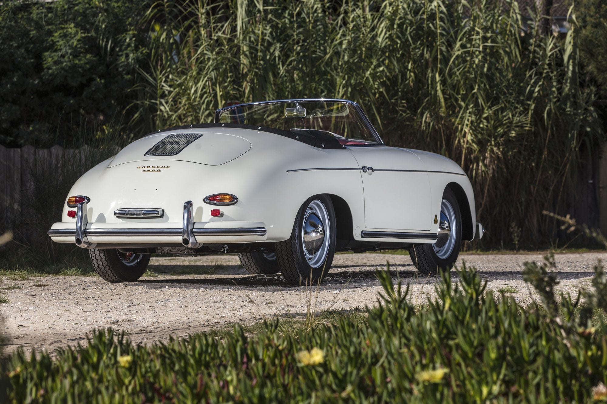 Voiture Porsche Conv D Ivoire Cuir Rouge Et Noir
