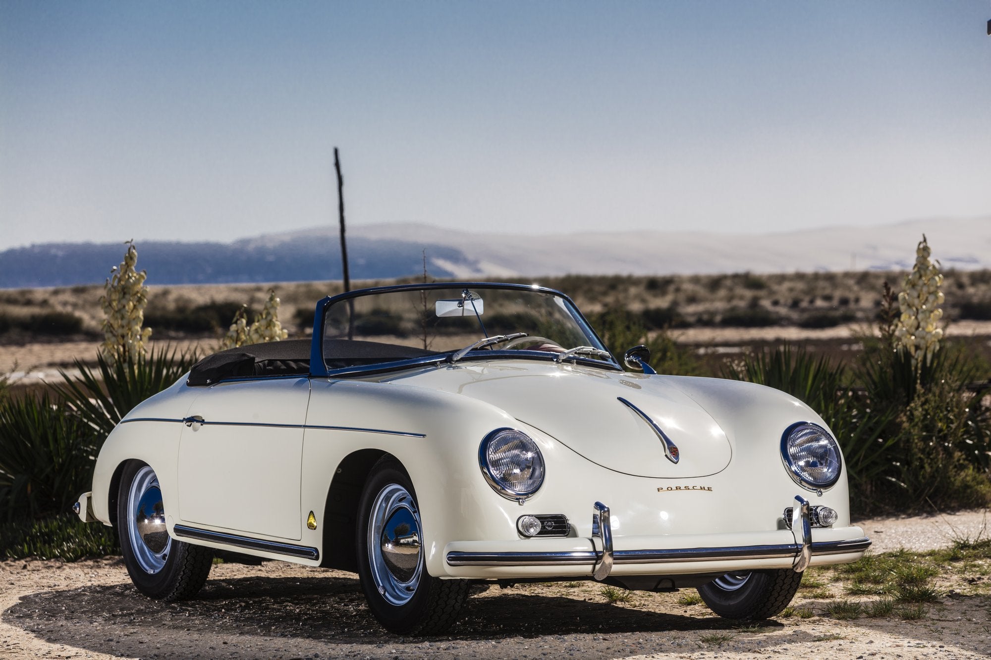 Voiture Porsche Conv D Ivoire Cuir Rouge Et Noir