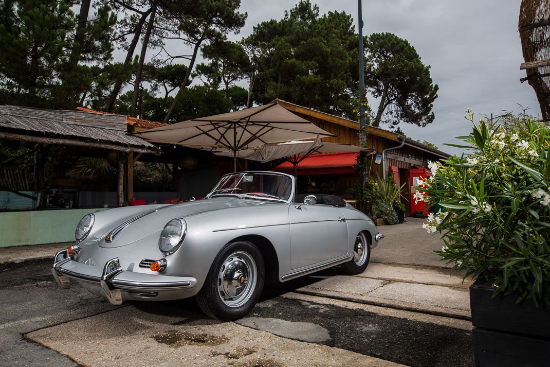 Voiture Porsche 356 Roadster Super 90 1960 Gris Argent Cuir Rouge Et Noir Cabane