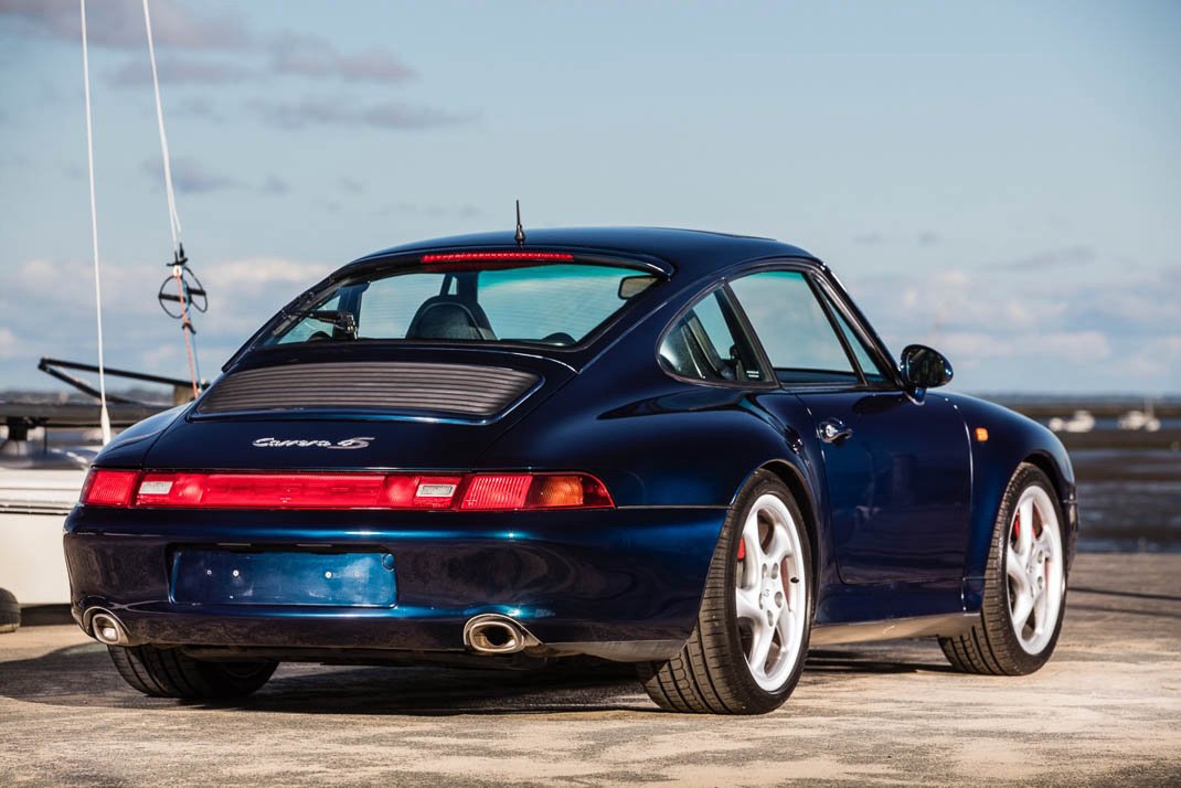 Voiture Porsche 993 Carrera 4S X51 3.8 Coupé Bleu Noir