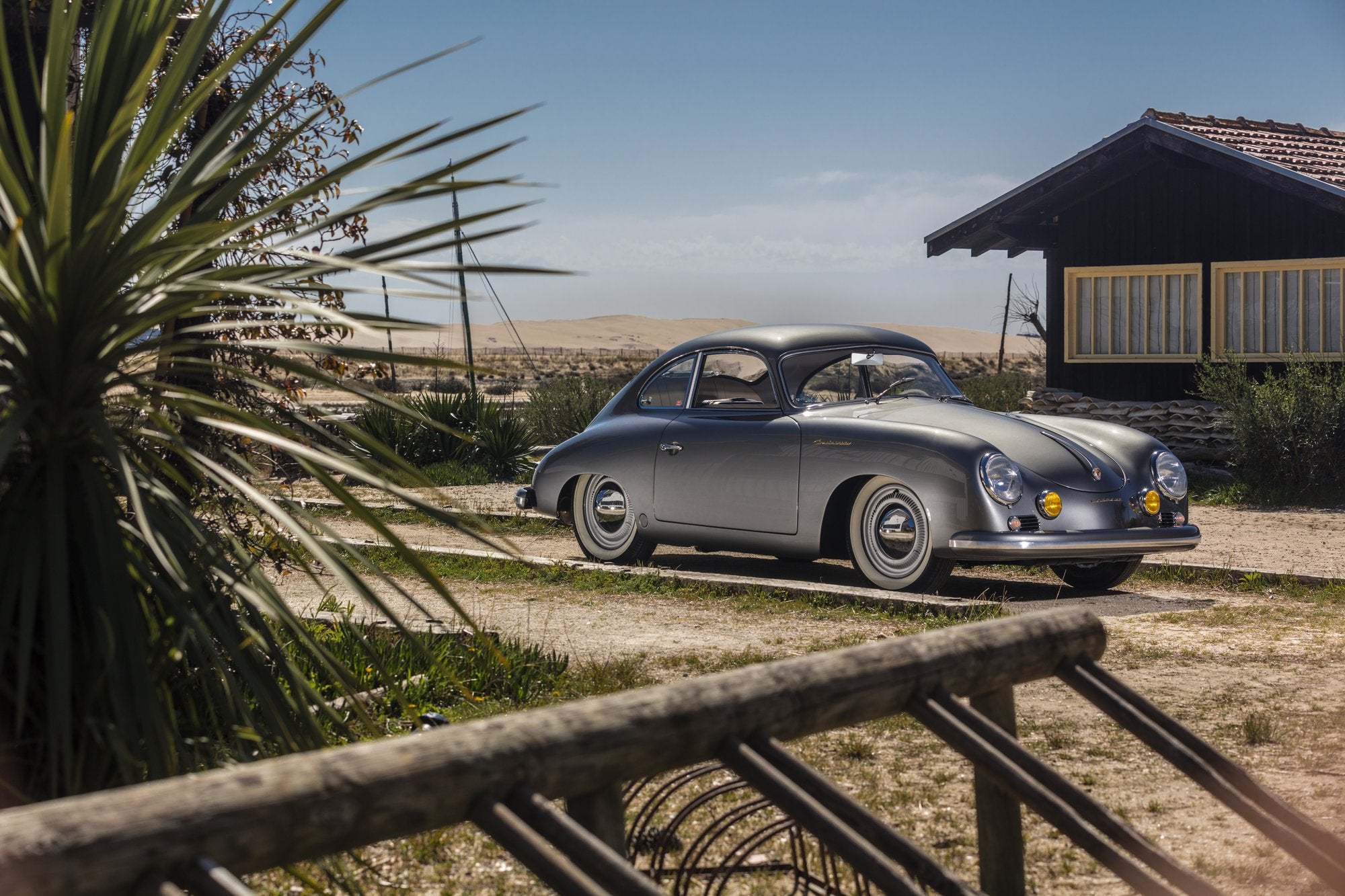 Voiture Porsche Préa Coupé Grigio Ferro Cabane